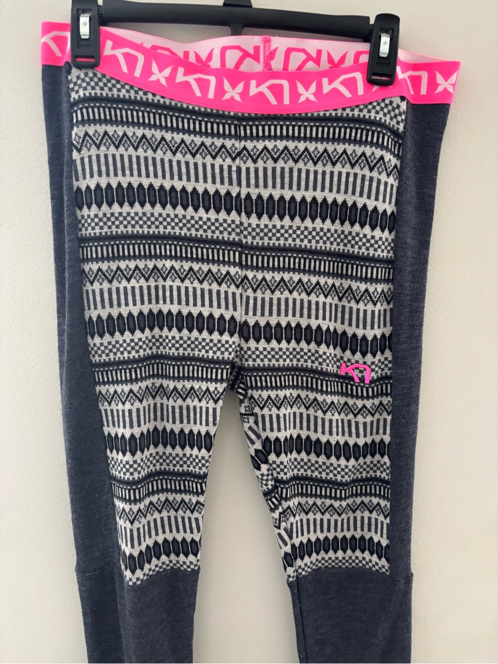Kari Traa Women Gray Patterned Leggings with Pink Waistband Size L - Picture 2 of 5